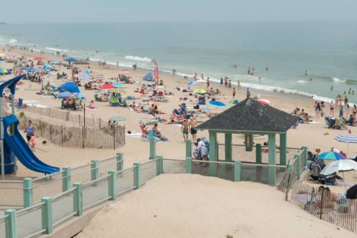 Man From Region Dies At Rhode Island Beach, Police Say