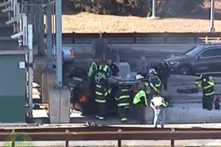 Car Crashes Into Toll Booth On Garden State Parkway In Barnegat