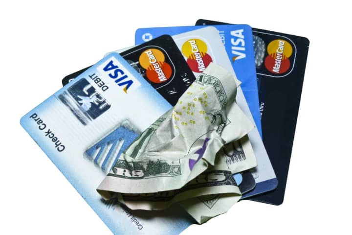 Woman Nabbed For Removing Credit Cards From Victims At LI Businesses