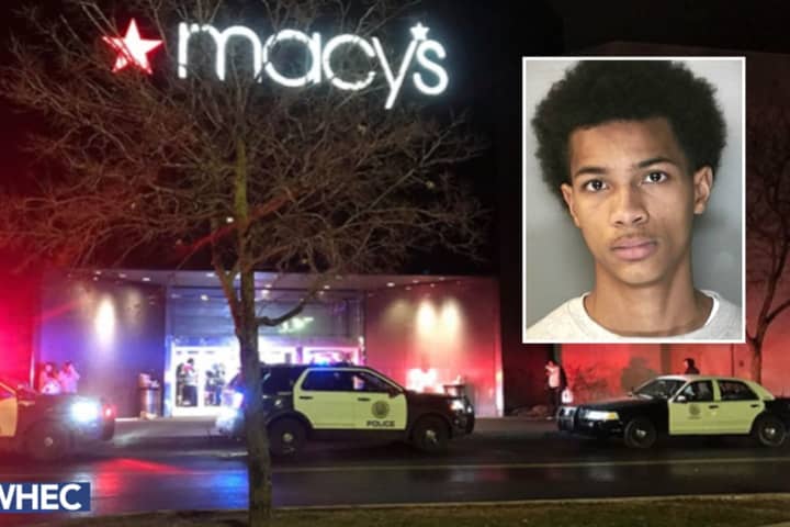 Authorities: Black Friday Mall Shooter Nabbed Taking Stabbed Friend To Hospital