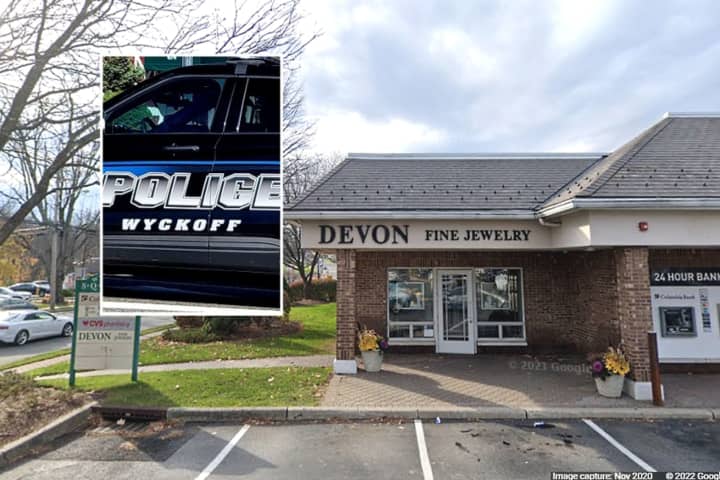 SEE ANYTHING? Smash-And-Grab Burglars Hit Wyckoff Jewelry Store
