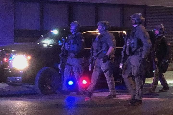 SWAT STANDOFF: Man Barricaded In Hotel At NJ/NY Border Surrenders