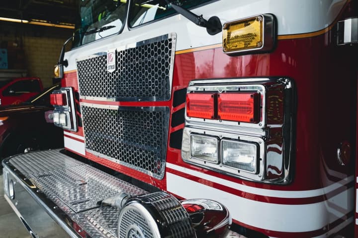 Firefighter Dies After Responding To Early Morning Blaze At CT House