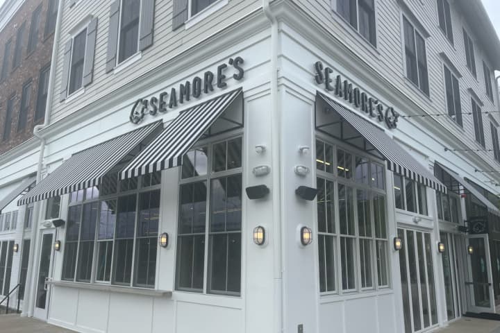 Popular NYC Seafood Restaurant Coming To CT