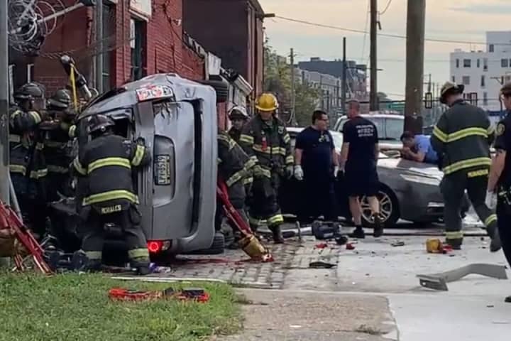 2 Killed, 3 Hurt In Rollover Crash: Philadelphia Police