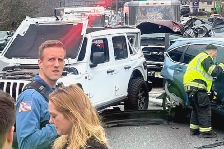 Human Corpse Ejected From Transport Van, Horse In Trailer OK In NJ Crash