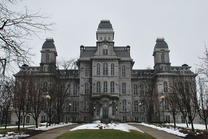 Syracuse University Hikes Attendance Costs To $75K