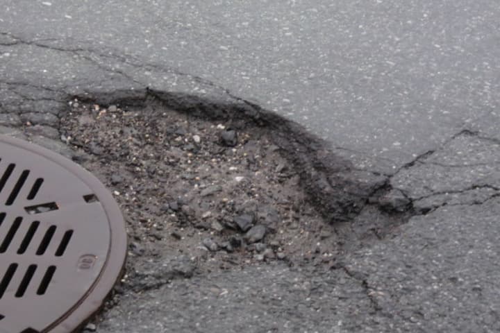 Mount Vernon DPW Prioritizes Pothole Repairs Before Winter Weather