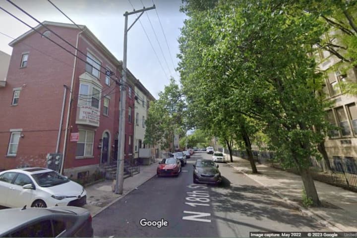 Philly Man Accidentally Shoots Wife: Police