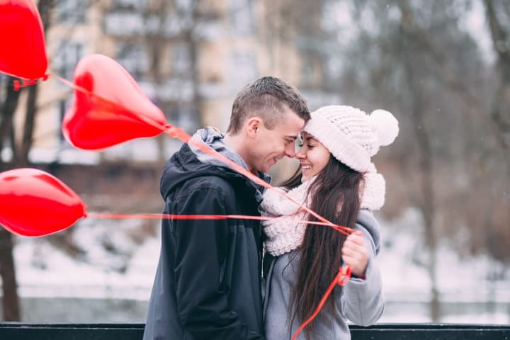 Ready To Mingle? NY 2nd Best State To Be Single, Report Says