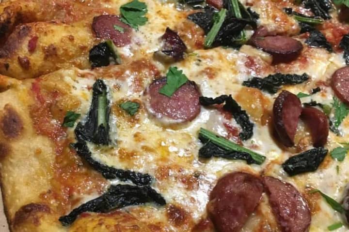 Saratoga Springs Eatery Hailed As 'Healthy Pizza Place'