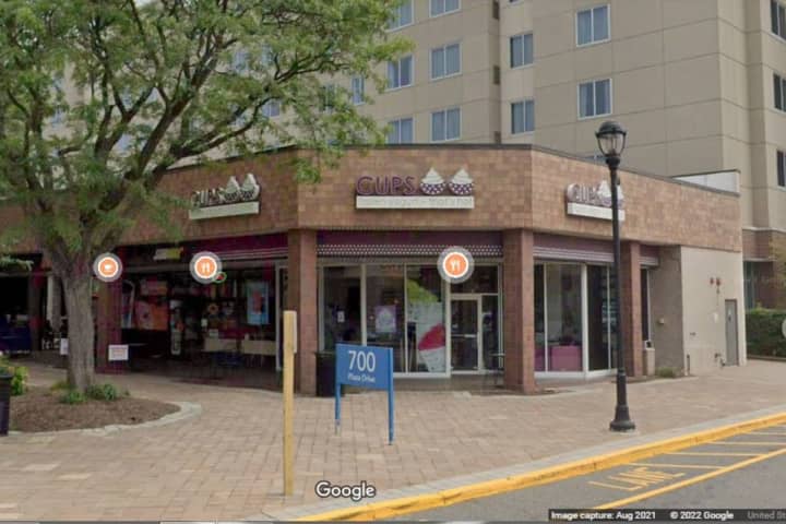 Knife Fight Breaks Out At Secaucus Froyo Shop