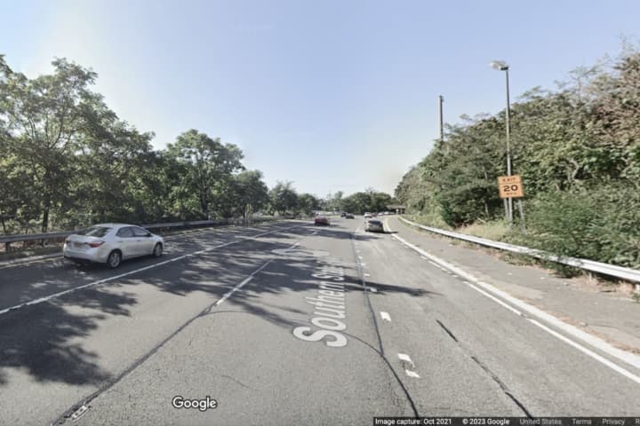 Fatal Crash On Southern State Parkway: Man Veers Across Lanes In Hempstead, Hits Poles