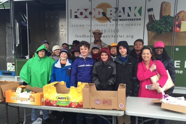 Junior League Of Bronxville Brings Mobile Food Pantry To Mount Vernon