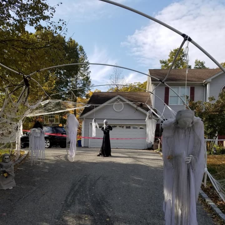 A Buchanan homeowner has set up a Halloween treat for his neighbors.