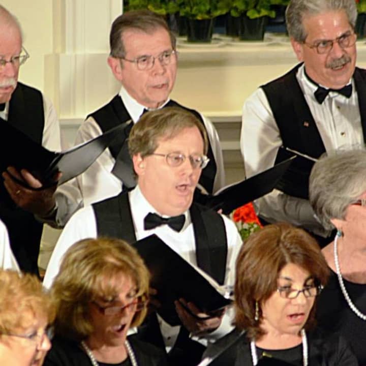 The North Jersey Chorus&#x27; holiday performance will benefit a music scholarship fund.