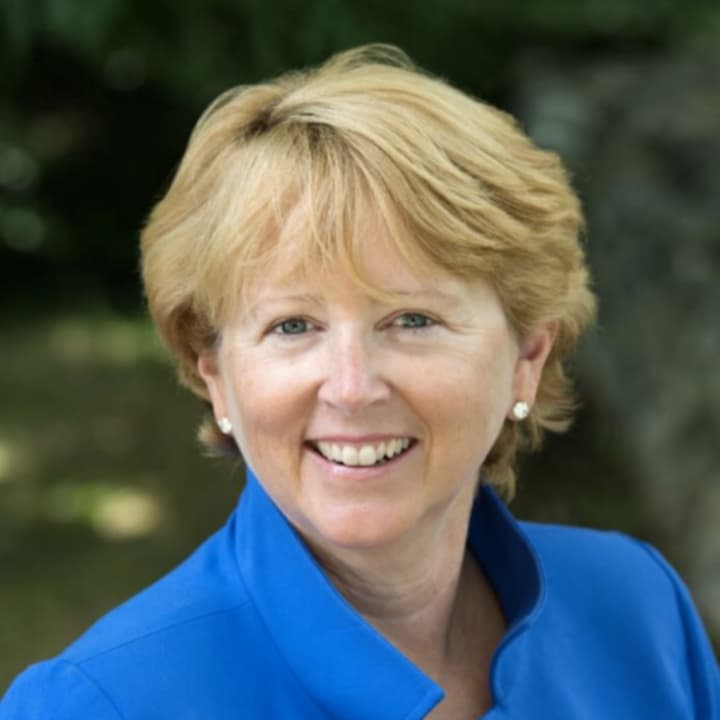 Wilton First Selectman nominee, Lynne Vanderslice, is receiving State Senator Toni Boucher&#x27;s vote. 