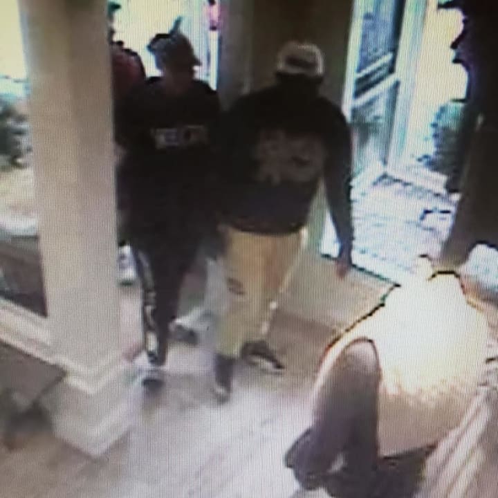 Police in New Canaan are attempting to locate suspects who were caught stealing thousands of dollars worth of merchandise from Ralph Lauren in Fairfield County.
