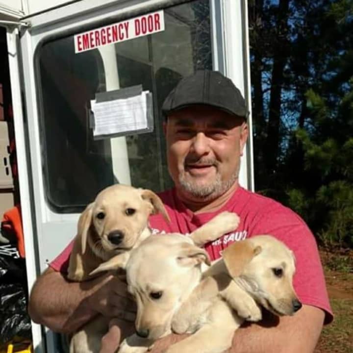 Chris Guzio volunteered at Grateful Doggies Canine Freedom Transport.