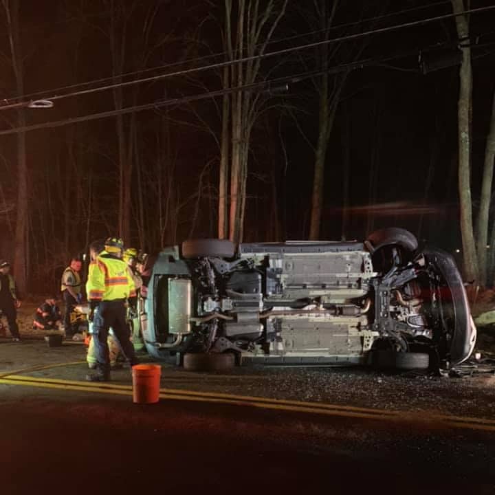Three people were injured in the head-on crash in Putnam County.