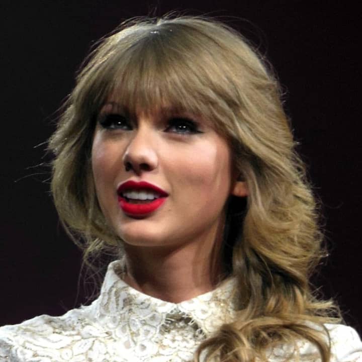 Taylor Swift is coming to MetLife Stadium in July.