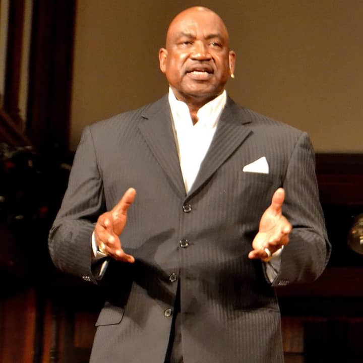 Former New York Giants defensive end George Martin gave an inspirational speech on Wednesday at the Changepoint Theatre in Poughkeepsie. 