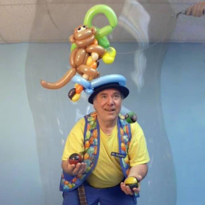 Connecticut clown Mr. Bungles will conduct a magic workshop at the Pound Ridge Library on Tuesday, Dec. 29.