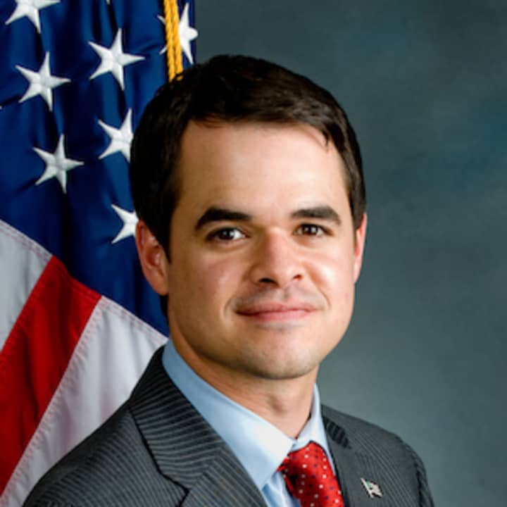 David Carlucci is sponsoring free training in the use of an antidote to heroin and opioid overdoses later this month in Westchester and Rockland counties.