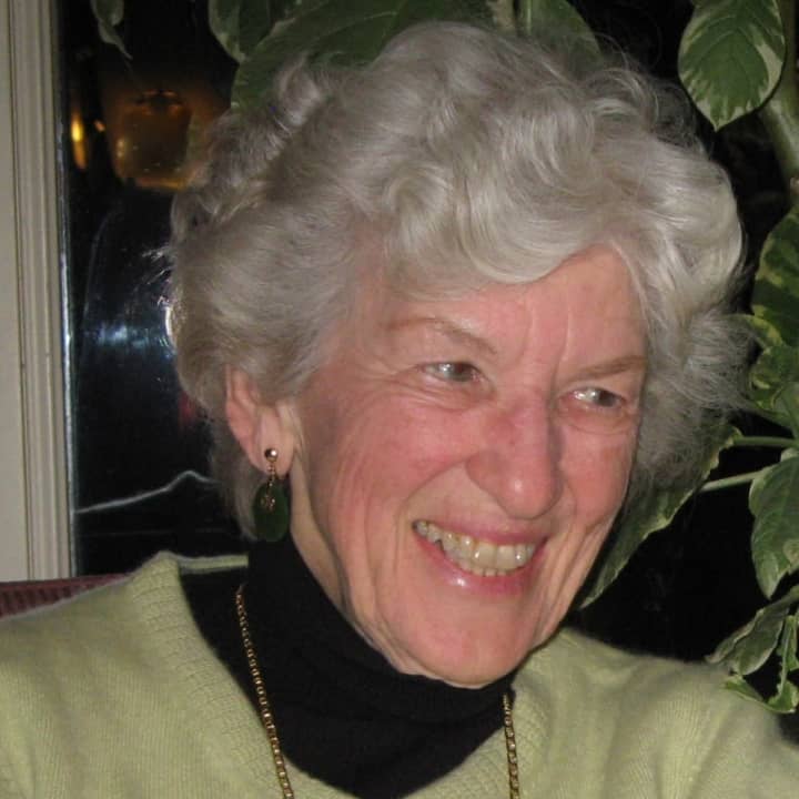 Carolyn Seberry Sengstacken was an active Mahwah community member and volunteer.