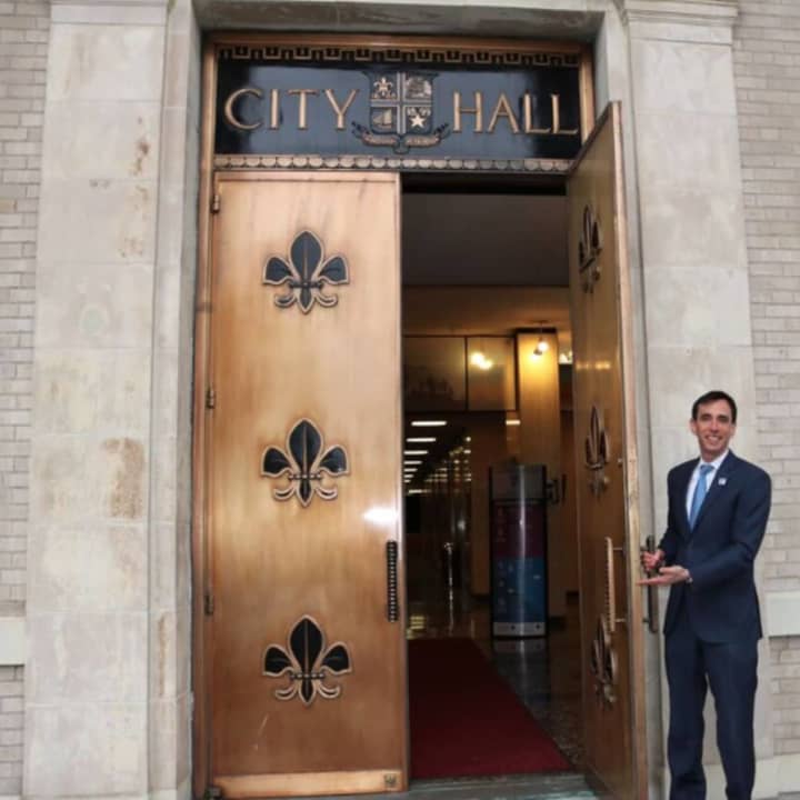 New Rochelle Mayor Noam Bramson welcoming the public through the front doors of City Hall for the first time in years.