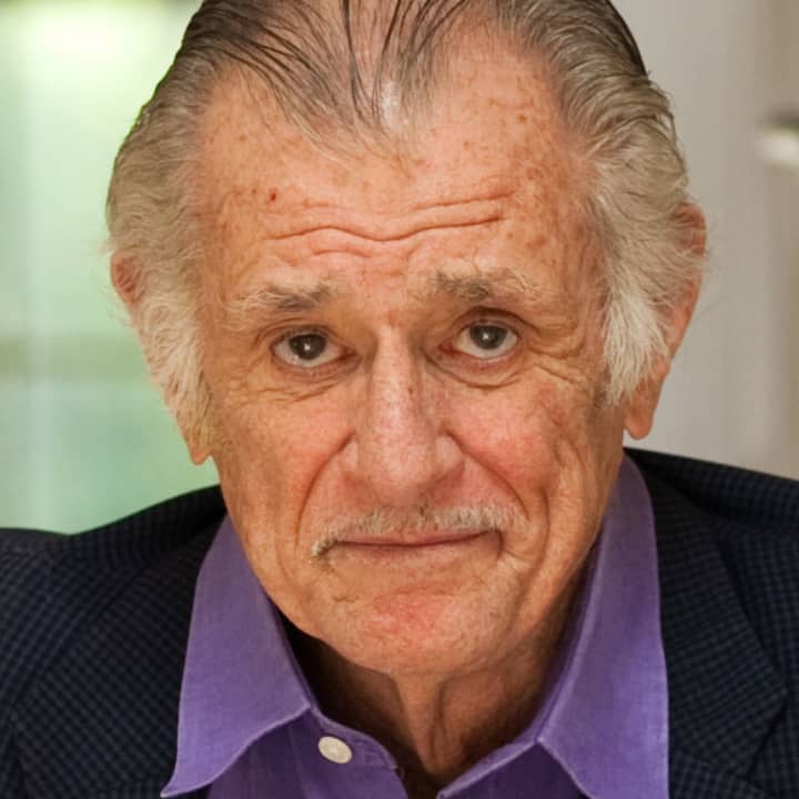 The Westport Public Library is to welcome sportswriting legend Frank Deford on June 8.