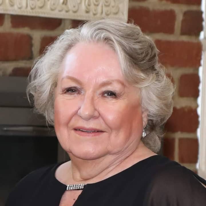 Elsa Hassani, 76
