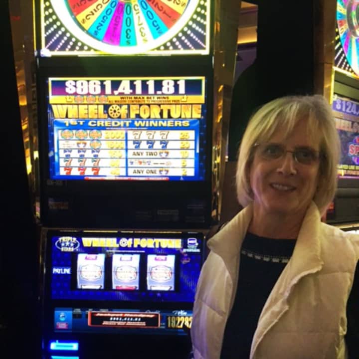 Empire State Casino winner Linda H. from Thornwood turned a $10 wager at the Empire State Casino in Yonkers into a nearly $1 million win.
