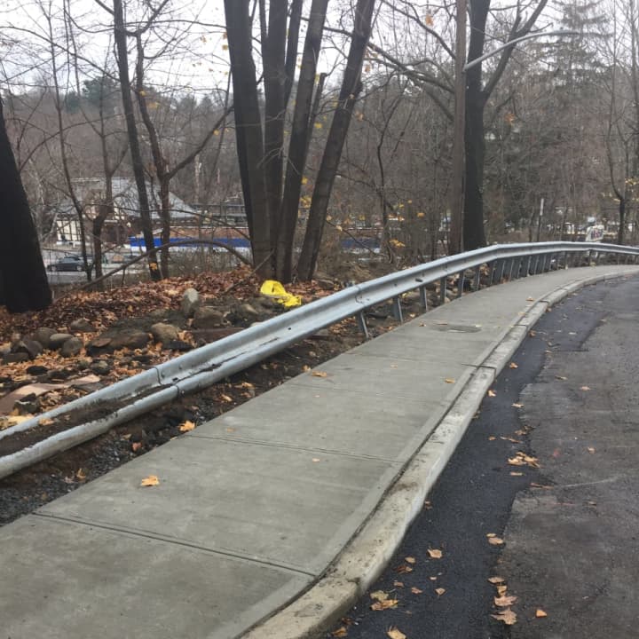 A new sidewalk was installed from East Hartsdale Avenue to the Scarsdale Golf Club/Clubway in Greenburgh