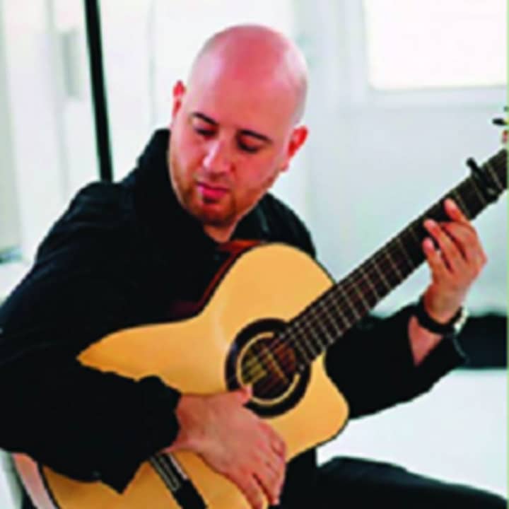 Classical Spanish guitarist Jason Hochman will perform at the Mount Vernon Public Library on Wednesday.