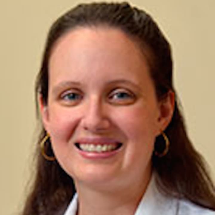 Dr. Erin Manning works at the Hospital for Special Surgery Outpatient Center in Stamford.