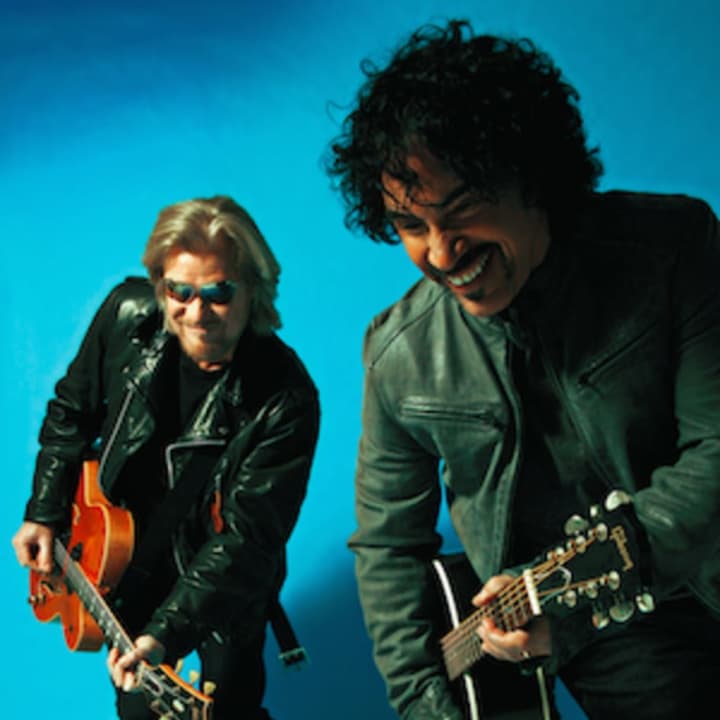 Rock &amp; Roll Hall of Fame inductees Daryl Hall &amp; John Oates will headline the Greenwich Town Party.