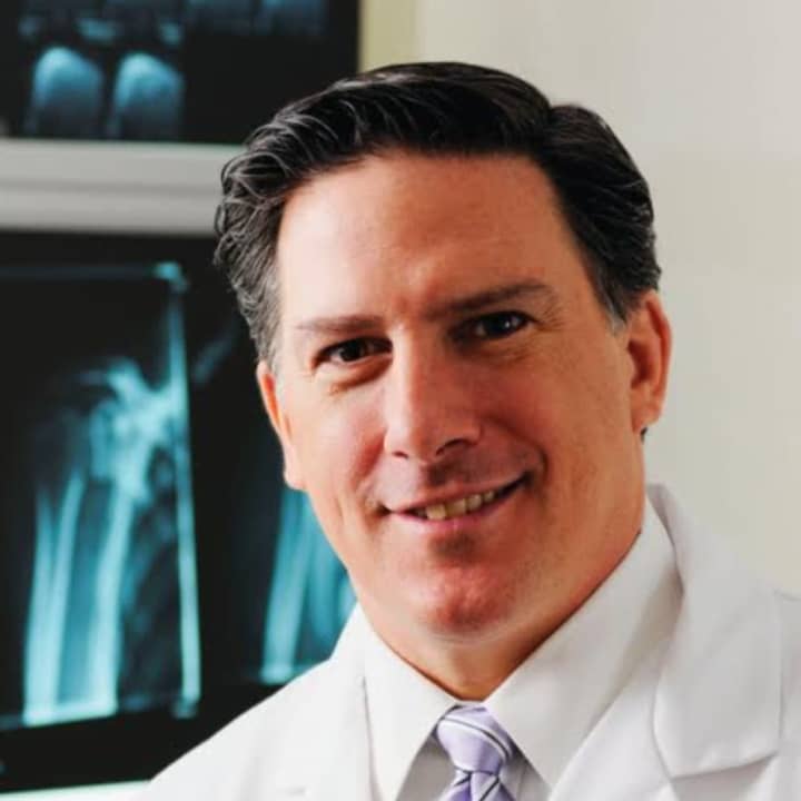 Orthopedic surgeon Dr. Gregory DiFelice specializes in Sports Traumatology and Joint Reconstruction Surgery at Hospital for Special Surgery.