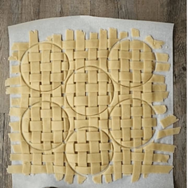 Kids will learn to make a lattice pie crust in an upcoming cooking program in Wilton.