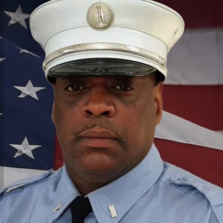 Ervin Larry Oakes, a longtime member of the Mount Vernon Fire Department who was promoted to Lieutenant in 2017, has died.