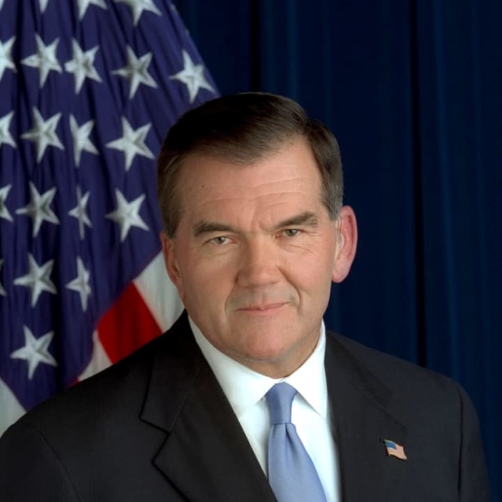 Offical photo of Tom Ridge when he was serving as the sec. of the Department of Homeland Security.