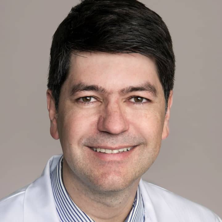 Dr. Julio Vieira.