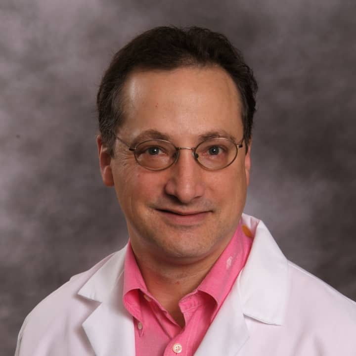 Dr. Harlan Weinberg is the medical director of Pulmonary &amp; Critical Care Medicine at Northern Westchester Hospital and deals with patient&#x27;s lung rehabilitation. 