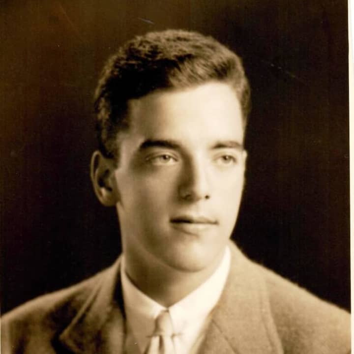 Robert Leo Stern was valedictorian of New Rochelle High School Class of 1944.