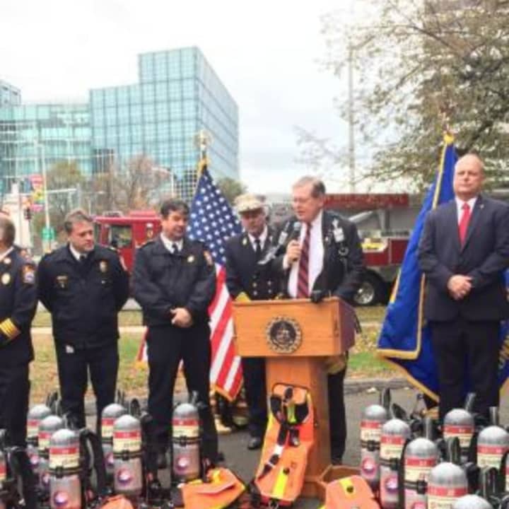 Stamford Mayor David Martin and Fire Chief Trevor Roach announced the purchase and future use of new breathing apparatus for the entire Fire Department.