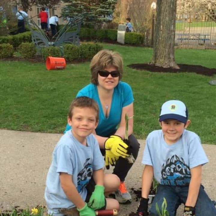 Members of Cub Scout Pack 88 did a little spring cleaning for Earth Day 2017.
