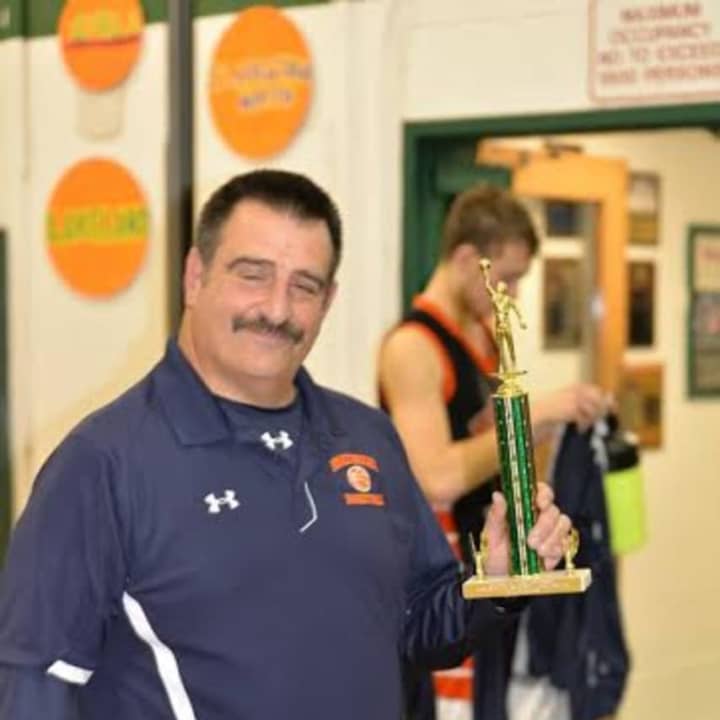 A petition supporting the reinstatement of Dave Fernandes as the basketball coach at Horace Greeley in Chappaqua is closing in on 500 signatures.