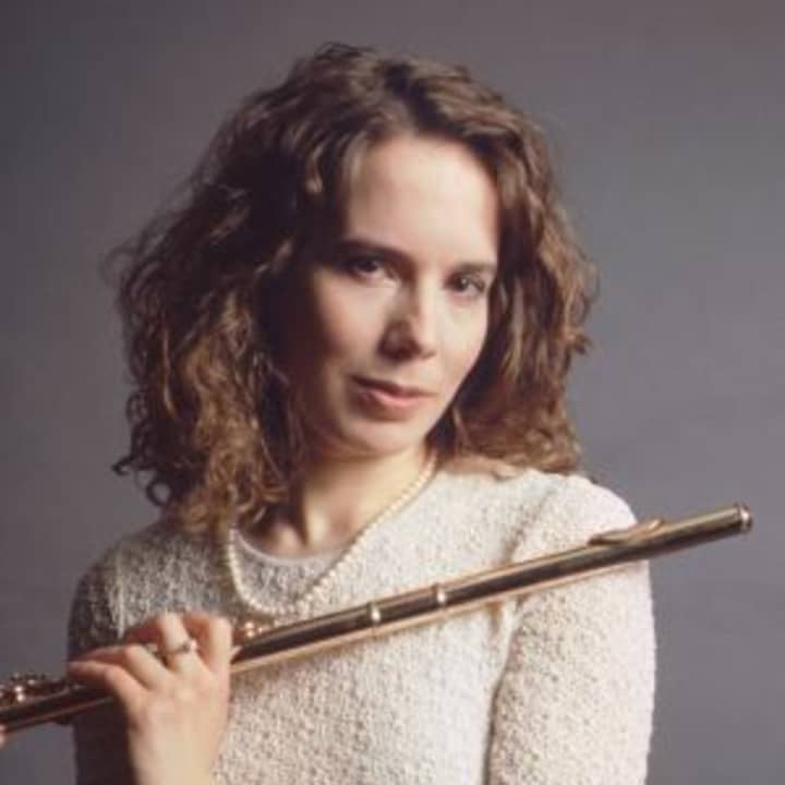 Flutist Lisa Hansen