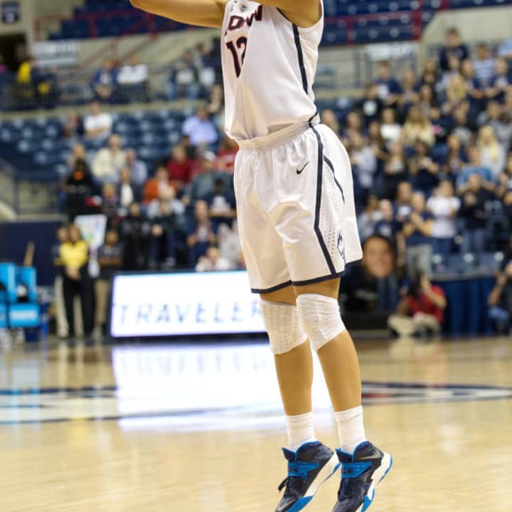 Ossining&#x27;s Saniya Chong plays for the UConn women&#x27;s basketball team Saturday in Bridgeport, Conn. 