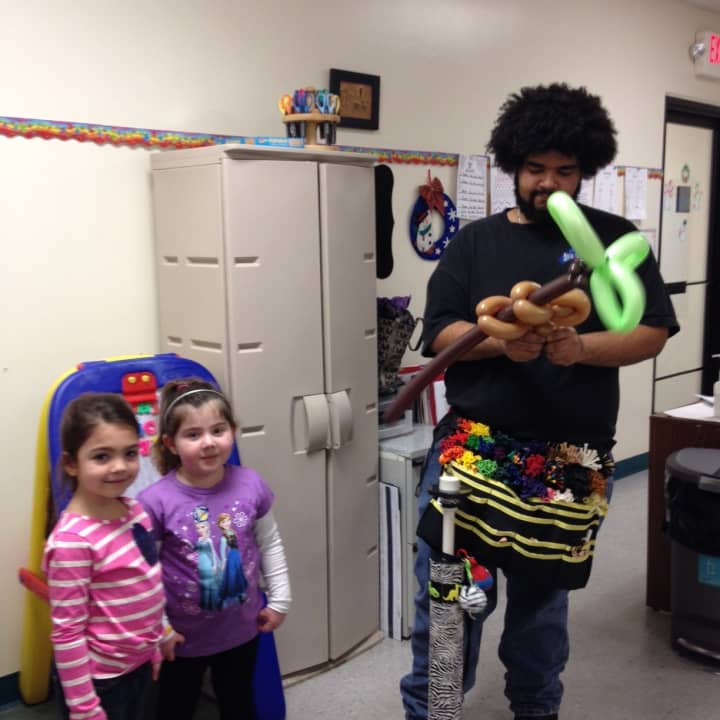 Lonie Nugent from Making Faces Parties entertained preschool children at balloon day. 
